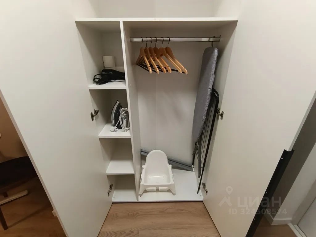 m. Vodniki: Apartment, studio