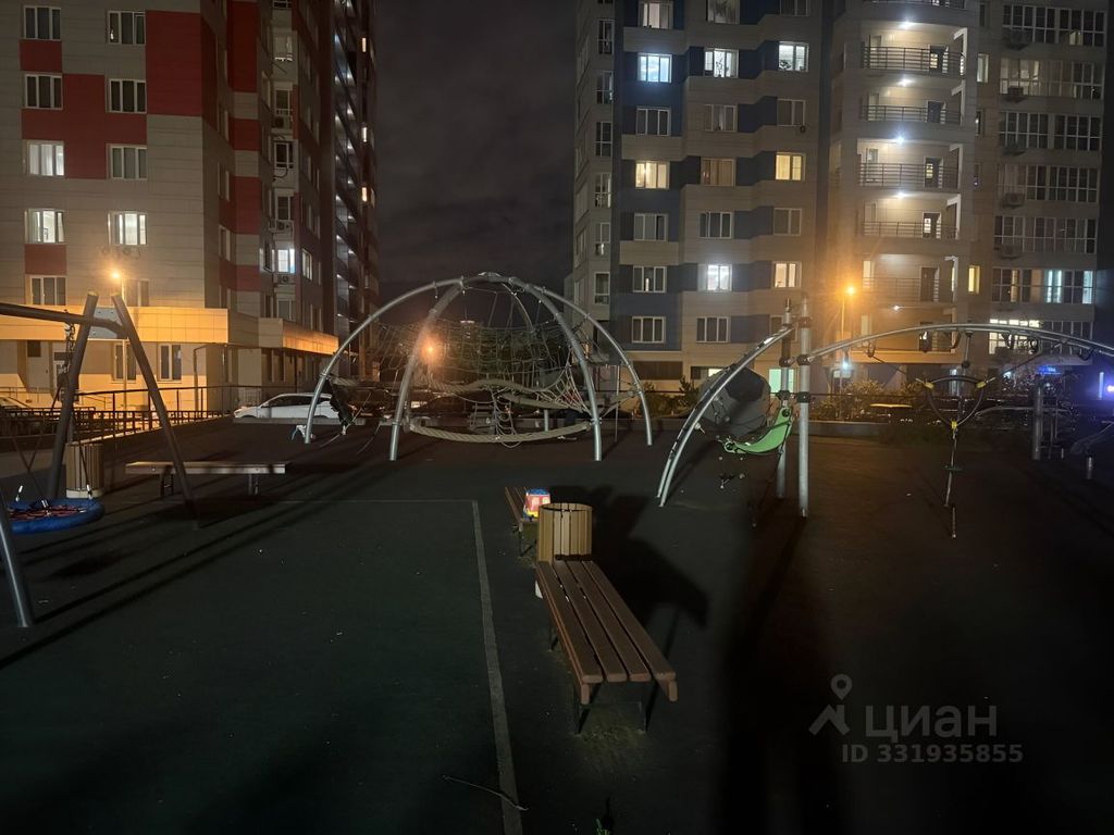 m. Aminyevskaya: Apartment, 3-rooms