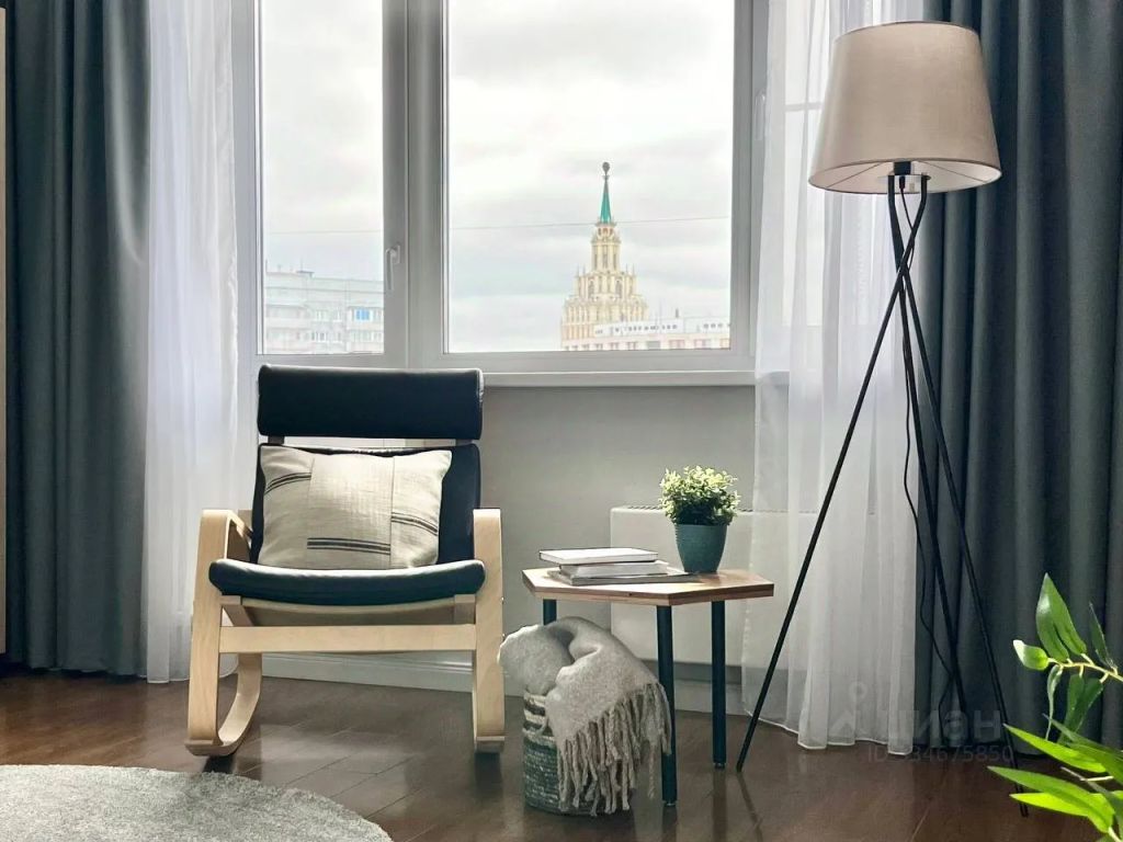 m. Ploschad trekh vokzalov: Apartment, 1-rooms