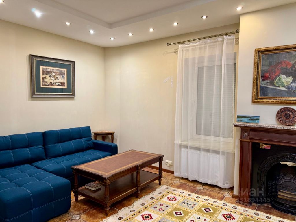 m. Borovitskaya: Apartment, 2-rooms