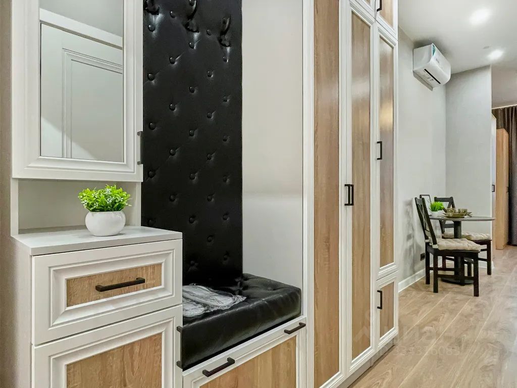 m. Maryina Roscha: Apartment, studio