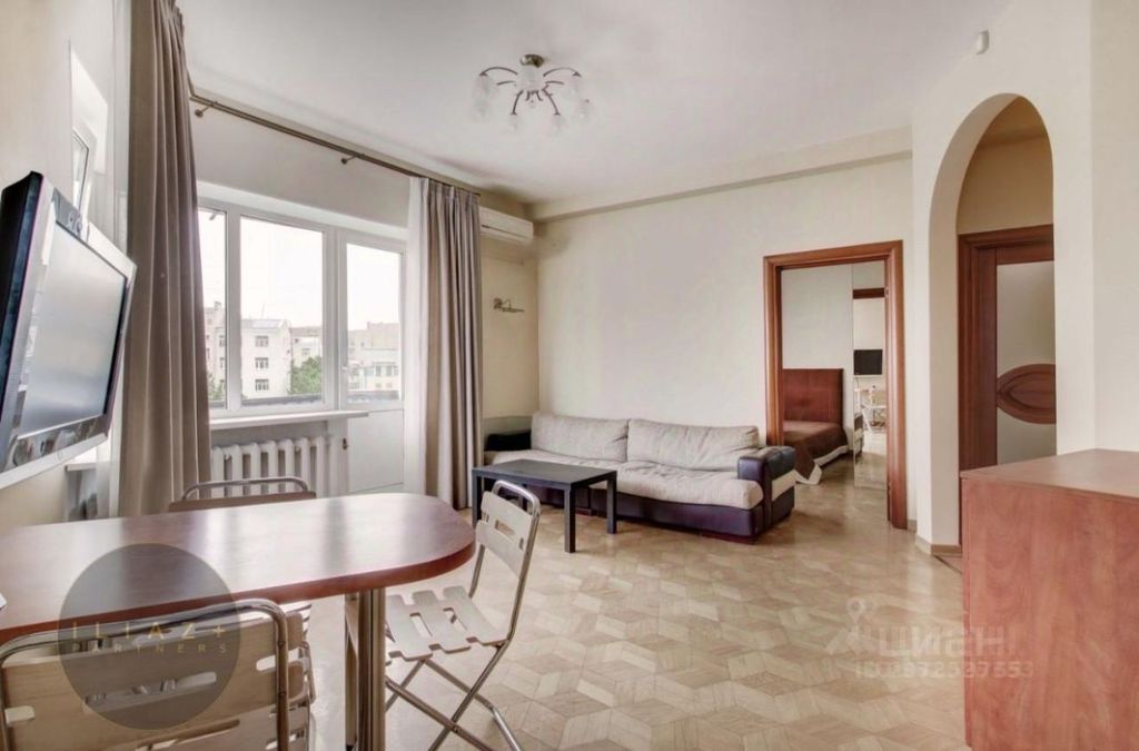 m. Kropotkinskaya: Apartment, 2-rooms