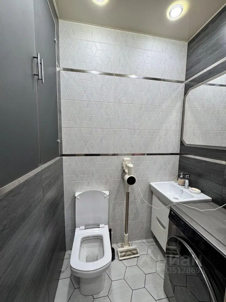 m. ZIL: Apartment, 2-rooms
