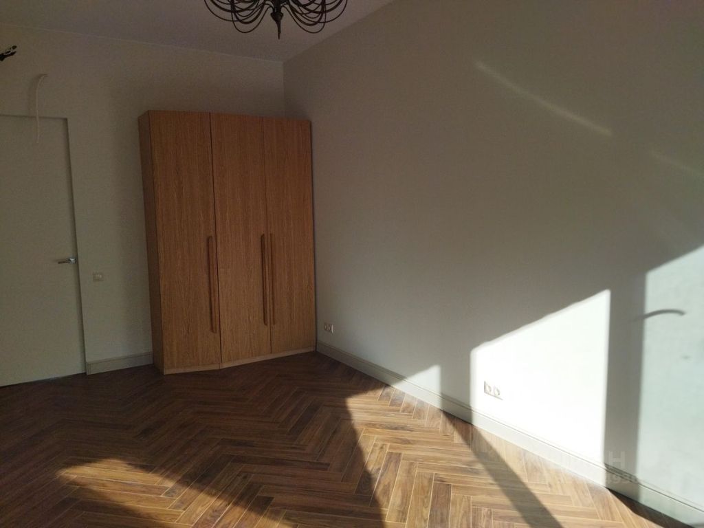 m. ZIL: Apartment, 2-rooms