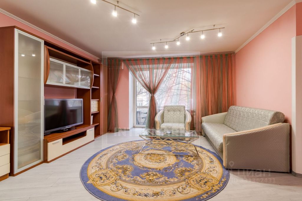 m. Tverskaya: Apartment, 2-rooms