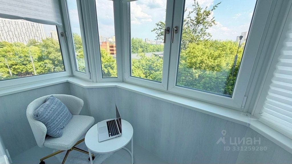 m. Yugo-Zapadnaya: Apartment, 2-rooms
