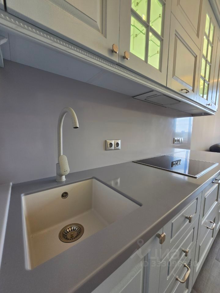 m. ZIL: Apartment, 1-rooms
