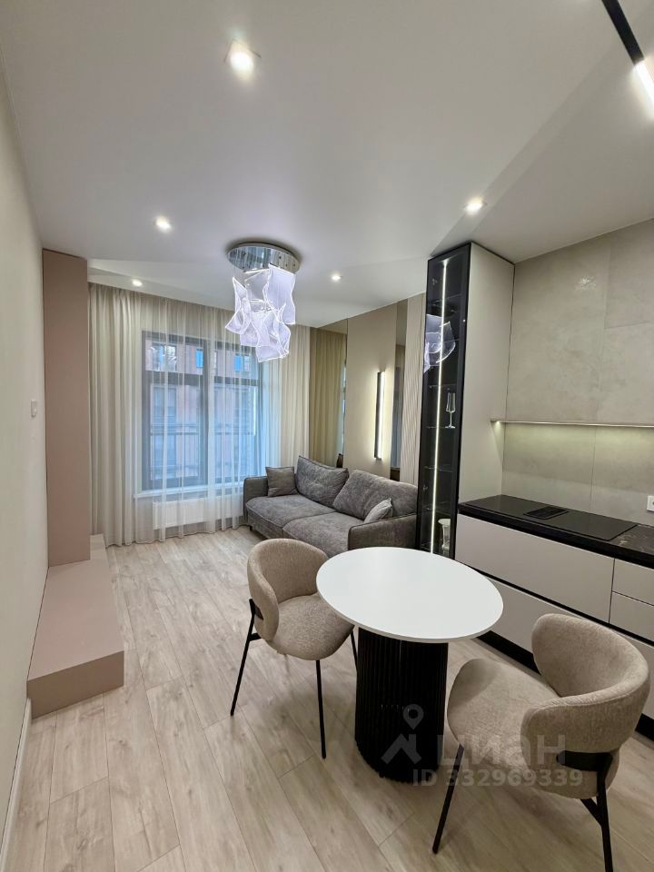 m. ZIL: Apartment, 1-rooms