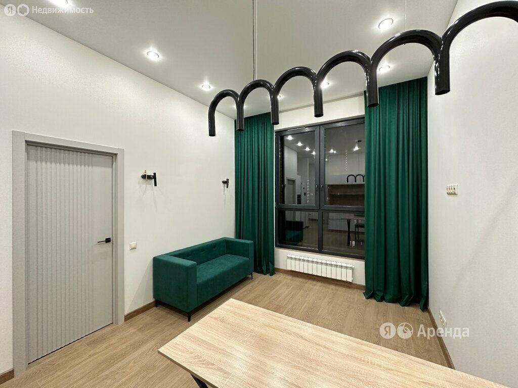 m. ZIL: Apartment, 2-rooms