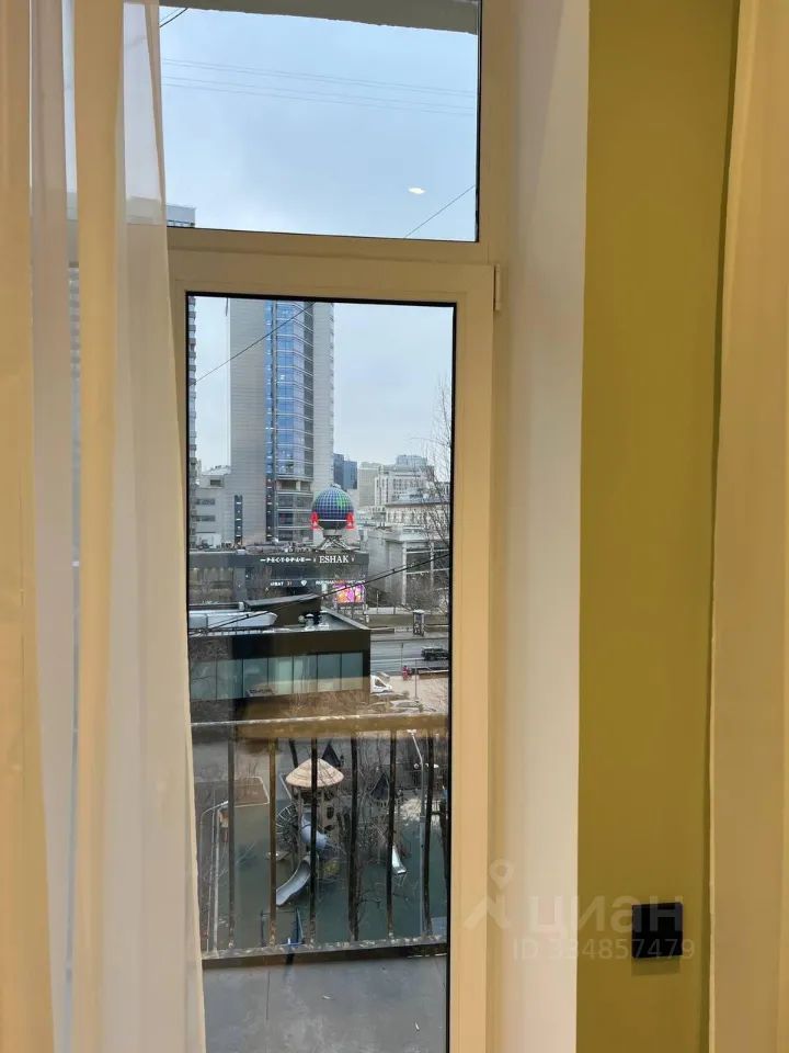m. Smolenskaya: Apartment, 3-rooms