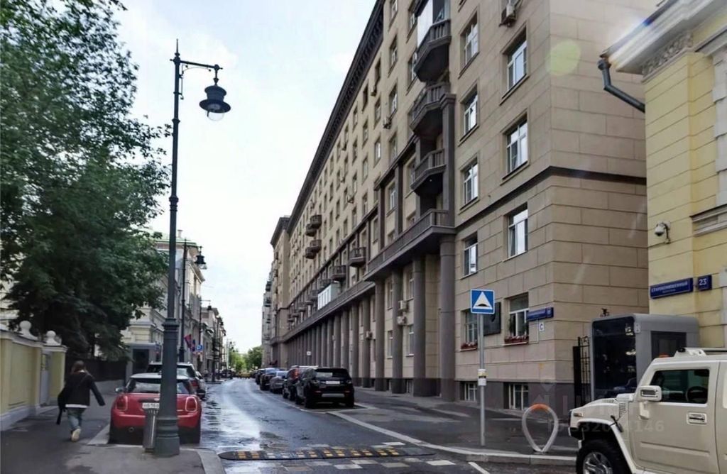 m. Kropotkinskaya: Apartment, 3-rooms