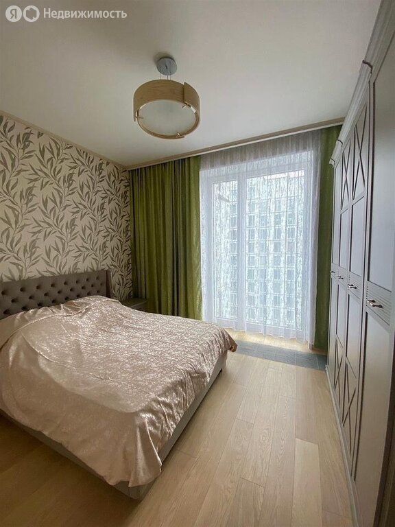 m. ZIL: Apartment, 2-rooms