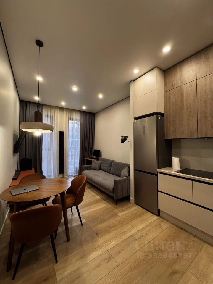 m. ZIL: Apartment, studio