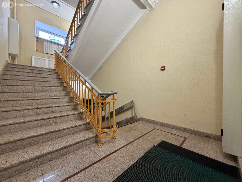 m. Smolenskaya: Apartment, 3-rooms
