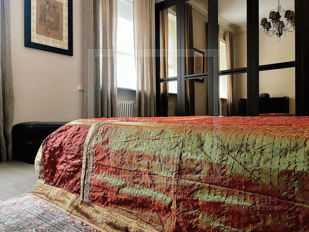 m. Okhotny ryad: Apartment, 5-rooms