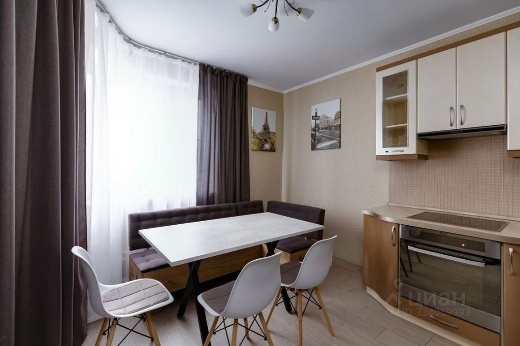 m. Myakinino: Apartment, 2-rooms