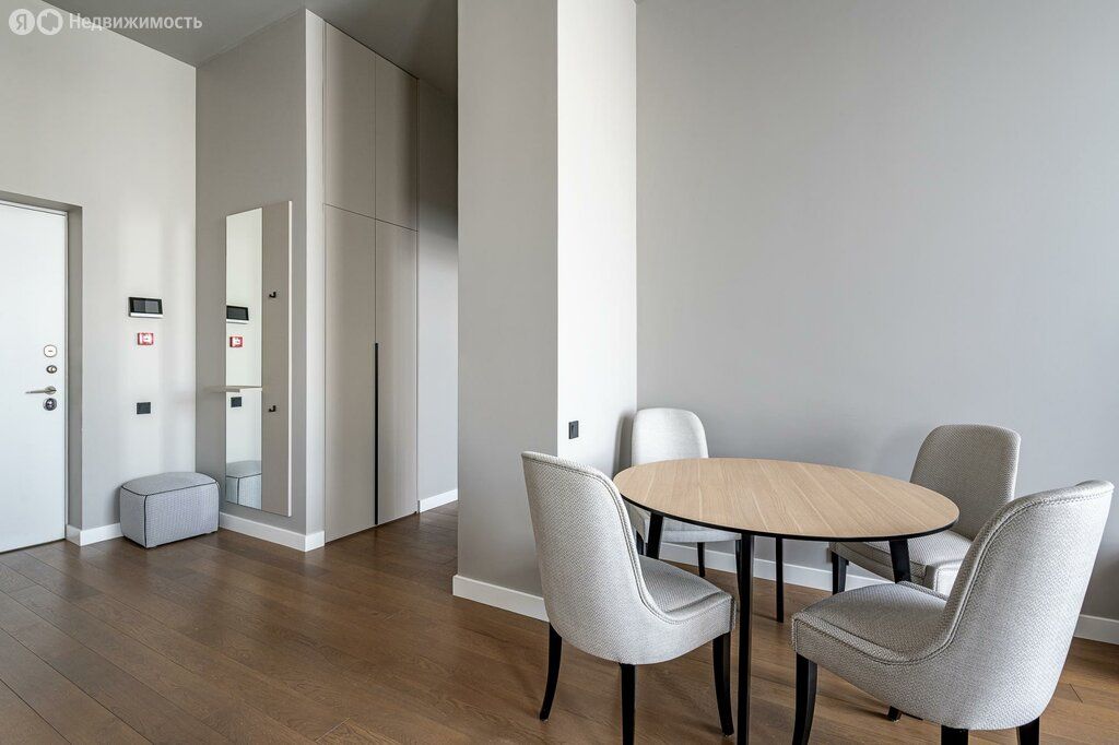 m. Bagrationovskaya: Apartment, 3-rooms