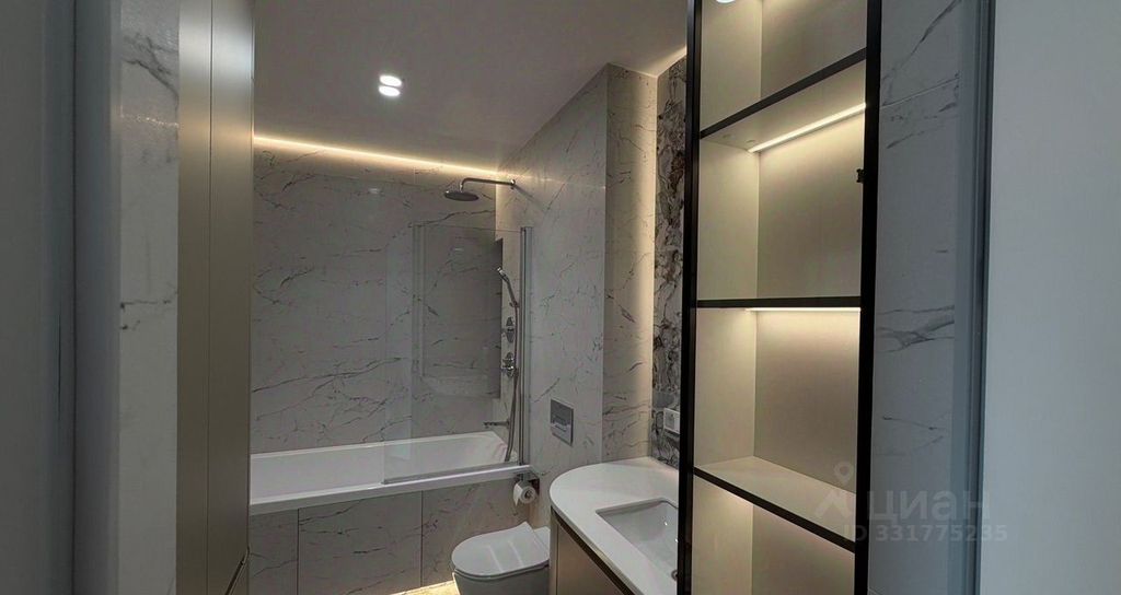 m. Maryina Roscha: Apartment, studio