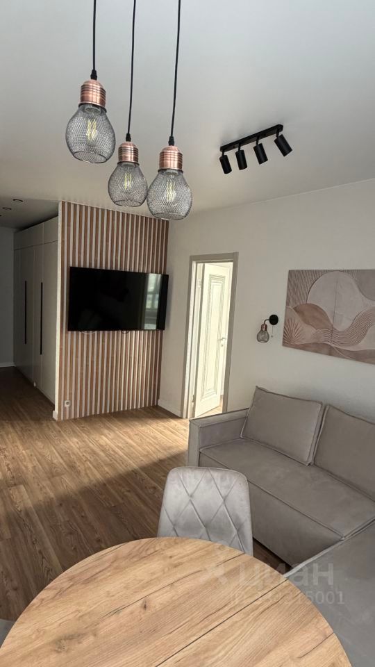 m. Lukhmanovskaya: Apartment, 2-rooms