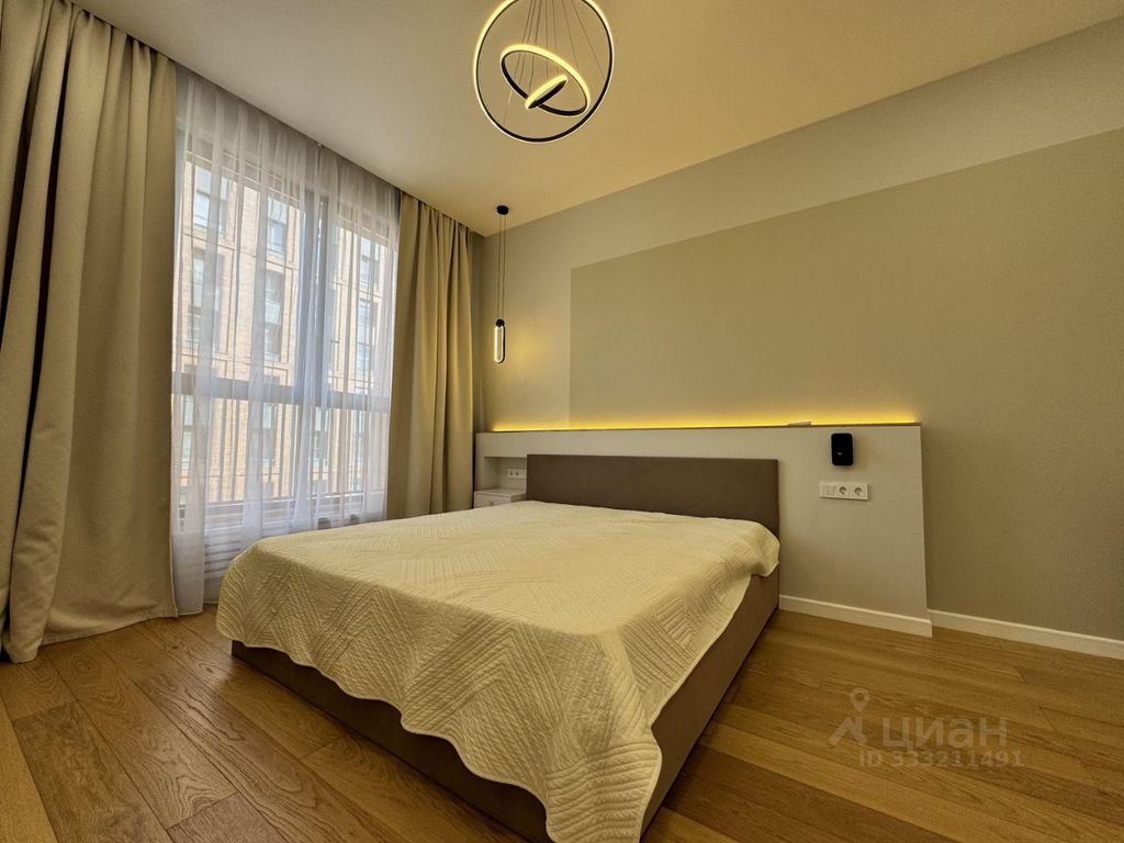 m. ZIL: Apartment, 2-rooms