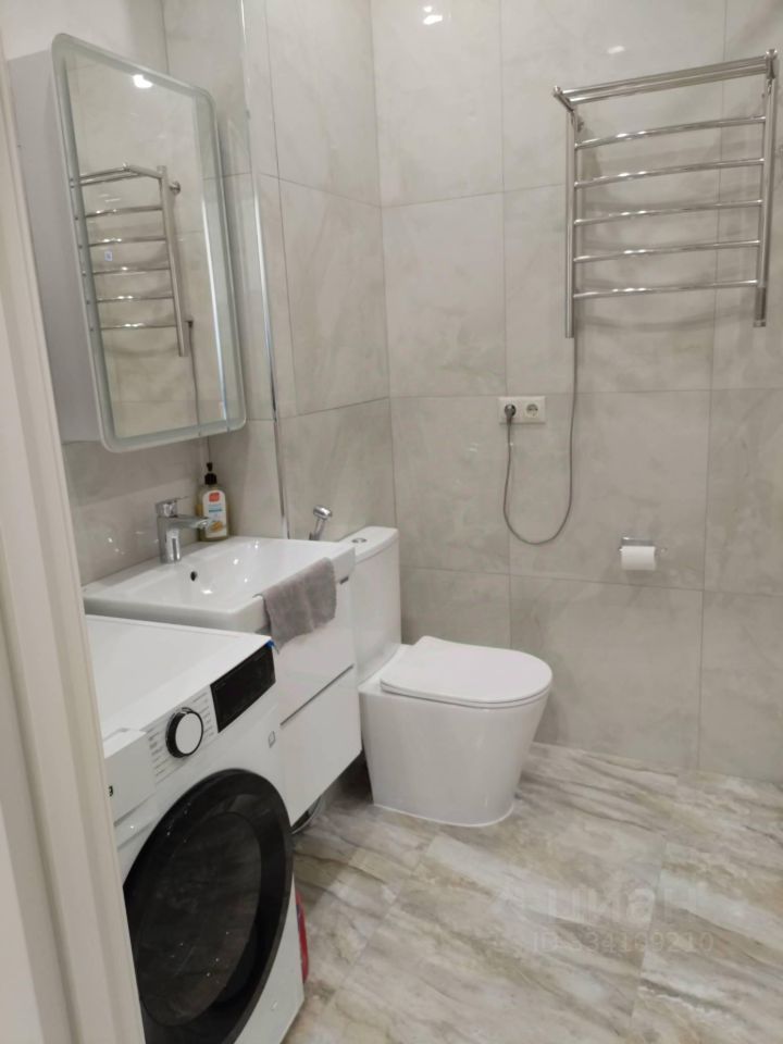 m. ZIL: Apartment, 1-rooms