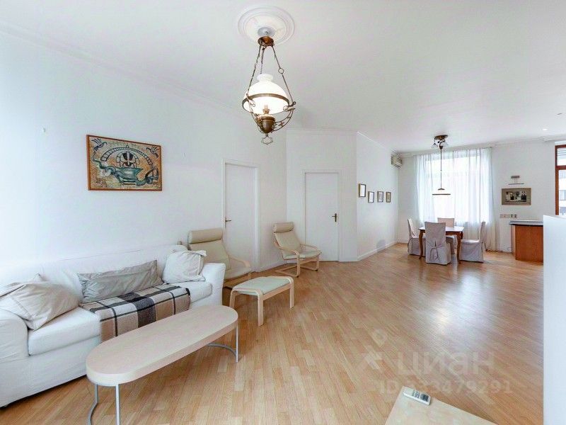 m. Mayakovskaya: Apartment, 3-rooms