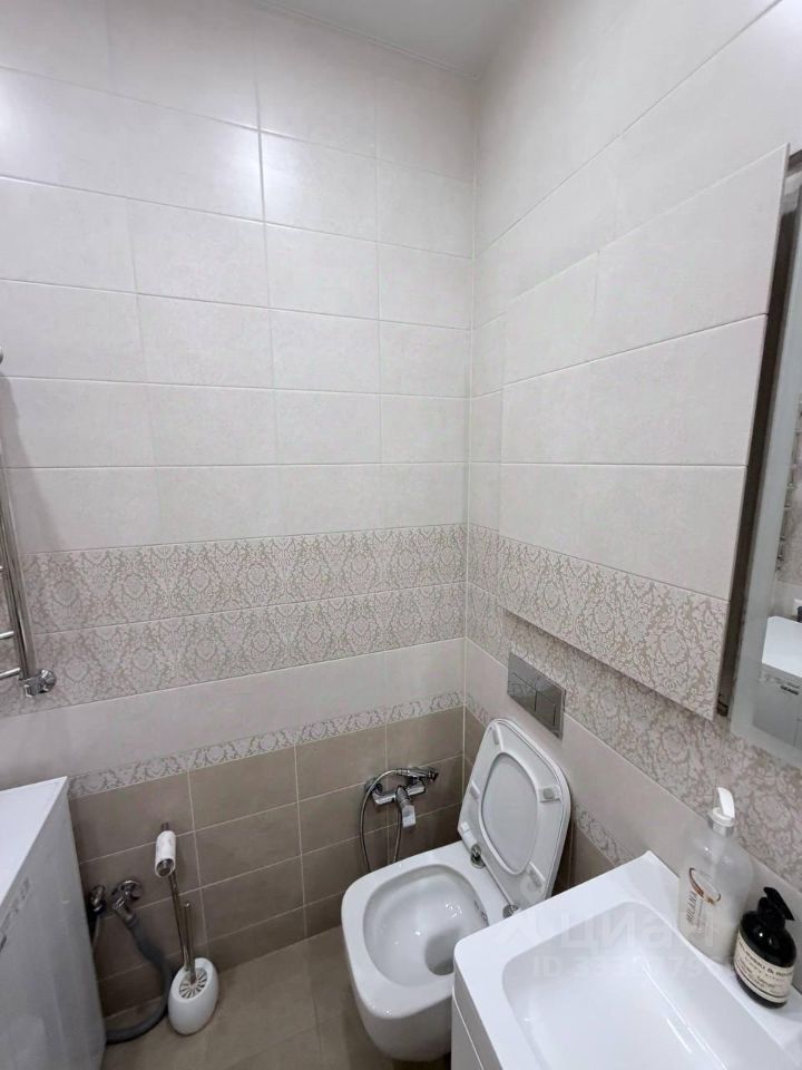 m. ZIL: Apartment, 1-rooms