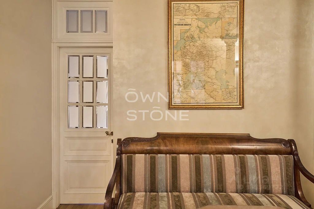 m. Kropotkinskaya: Apartment, 4-rooms