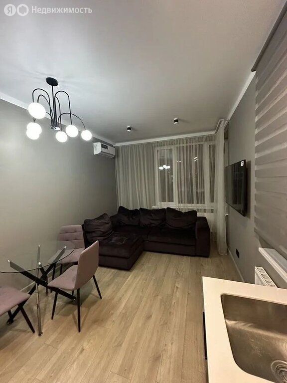 m. Nagornaya: Apartment, 2-rooms