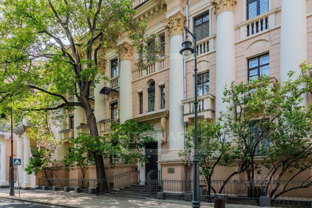 m. Mayakovskaya: Apartment, 3-rooms