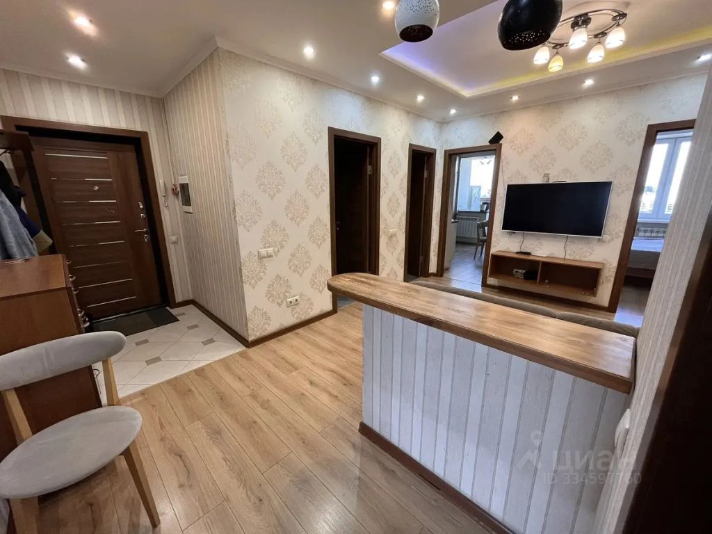 m. Lukhmanovskaya: Apartment, 2-rooms