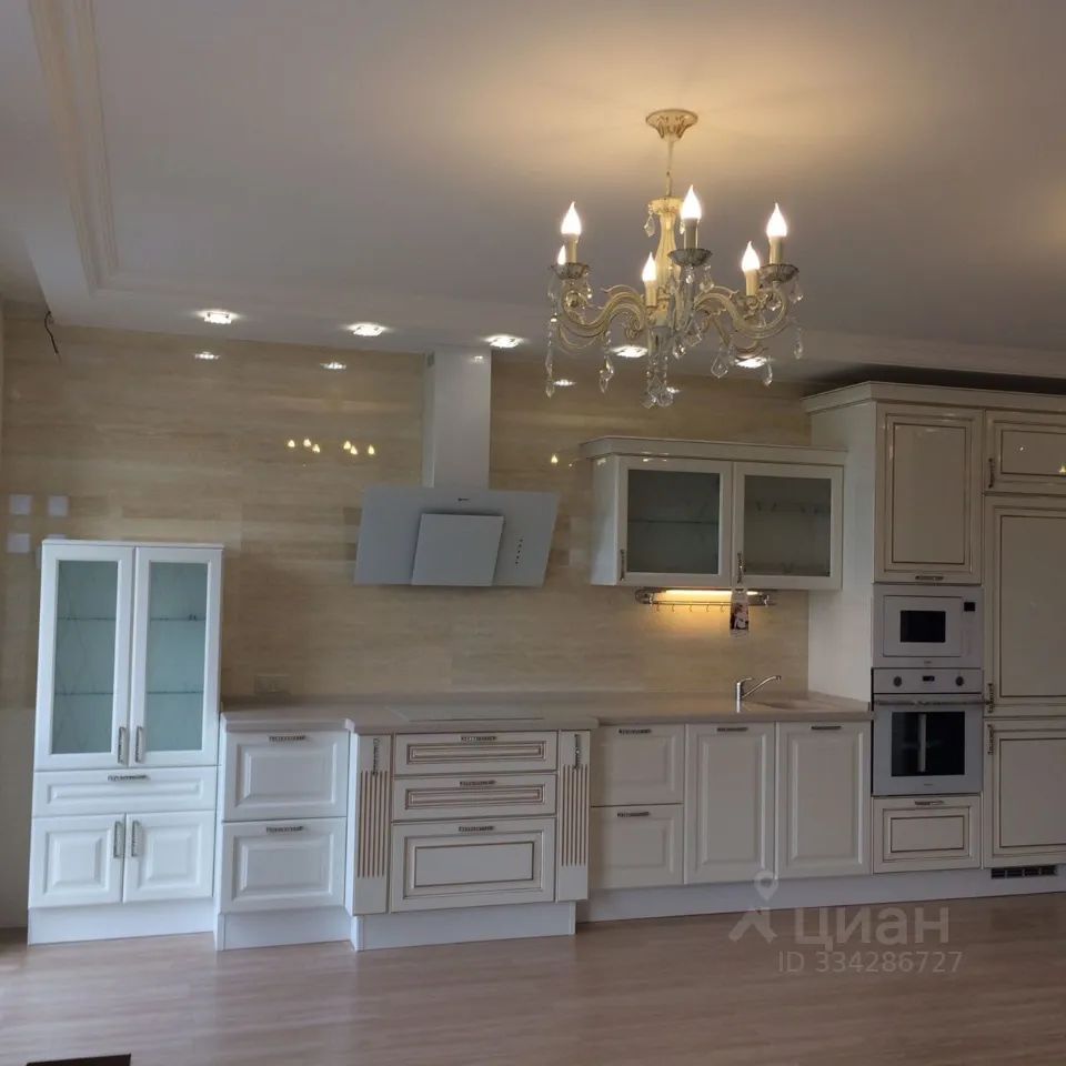 m. Saltykovskaya: Apartment, 3-rooms