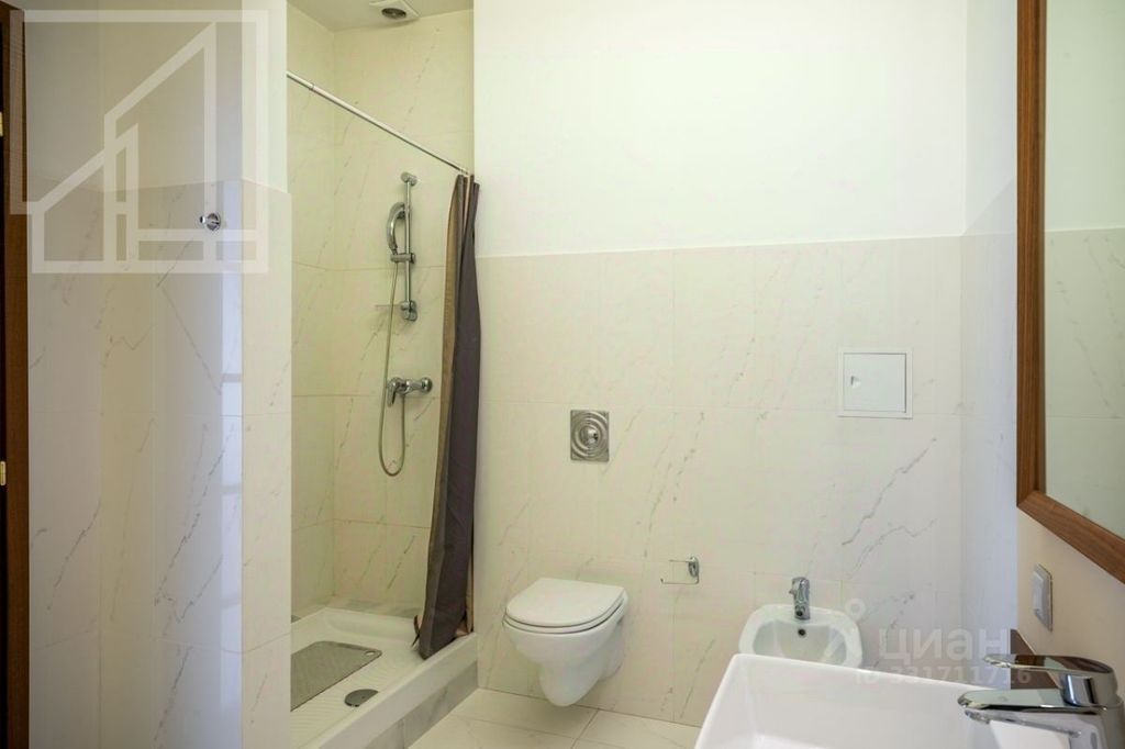 m. Kropotkinskaya: Apartment, 4-rooms