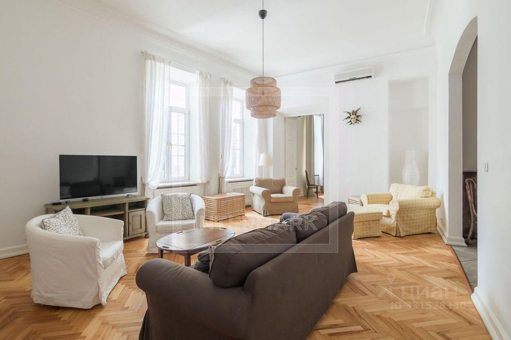 m. Kitay-gorod: Apartment, 4-rooms