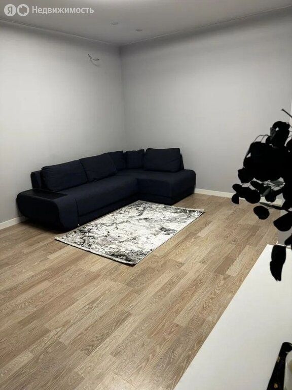 m. ZIL: Apartment, 1-rooms