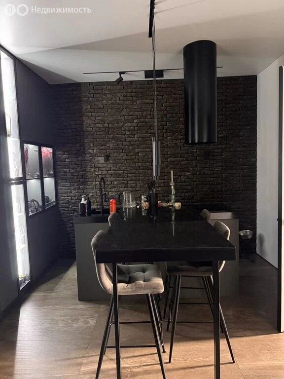 m. Trikotazhnaya: Apartment, 2-rooms