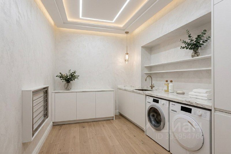 m. Novokuznetskaya: Apartment, 4-rooms