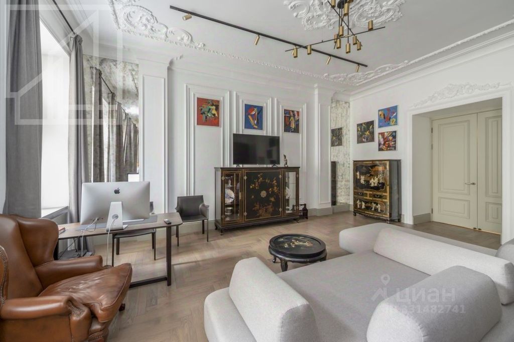 m. Kropotkinskaya: Apartment, 5-rooms