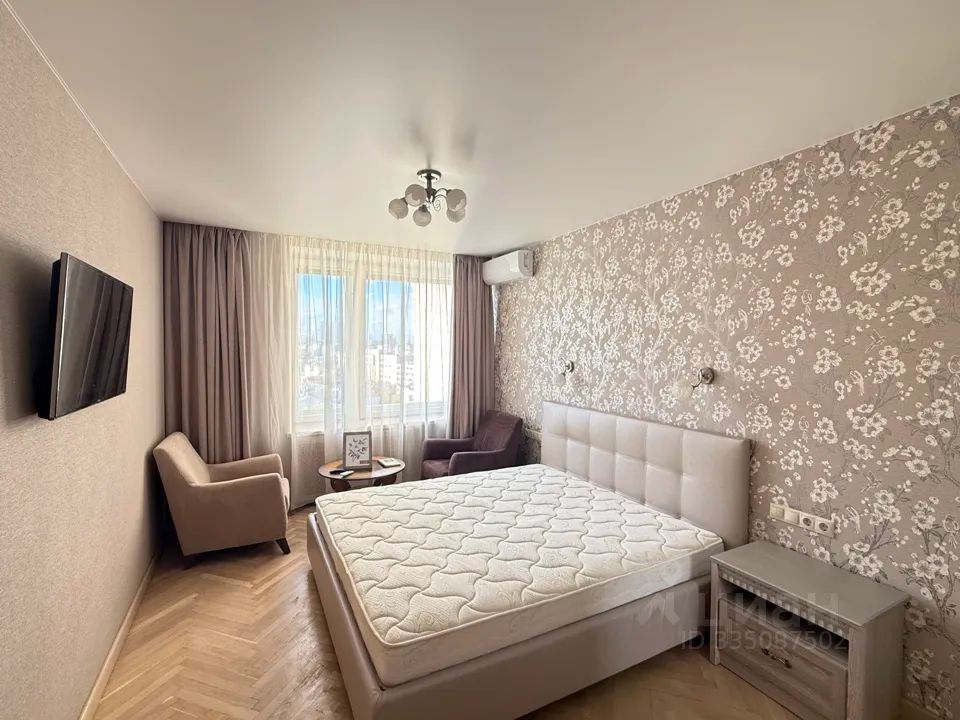 m. Barrikadnaya: Apartment, 2-rooms