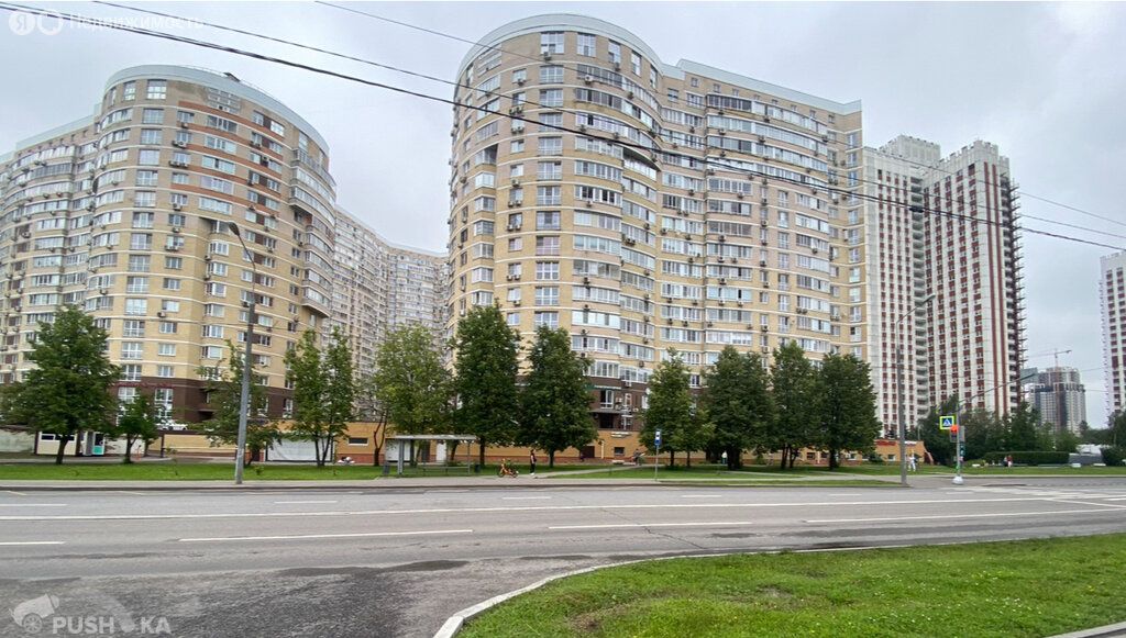 m. Yugo-Zapadnaya: Apartment, 3-rooms