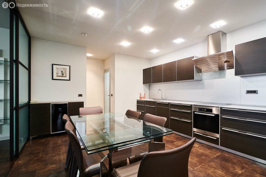 m. Barrikadnaya: Apartment, 3-rooms