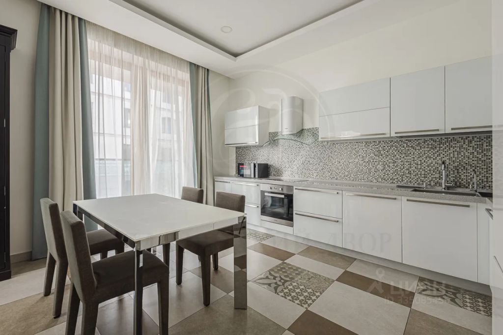 m. Smolenskaya: Apartment, 4-rooms