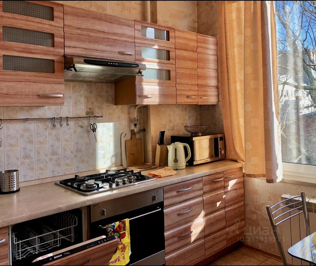 m. Kropotkinskaya: Apartment, 2-rooms