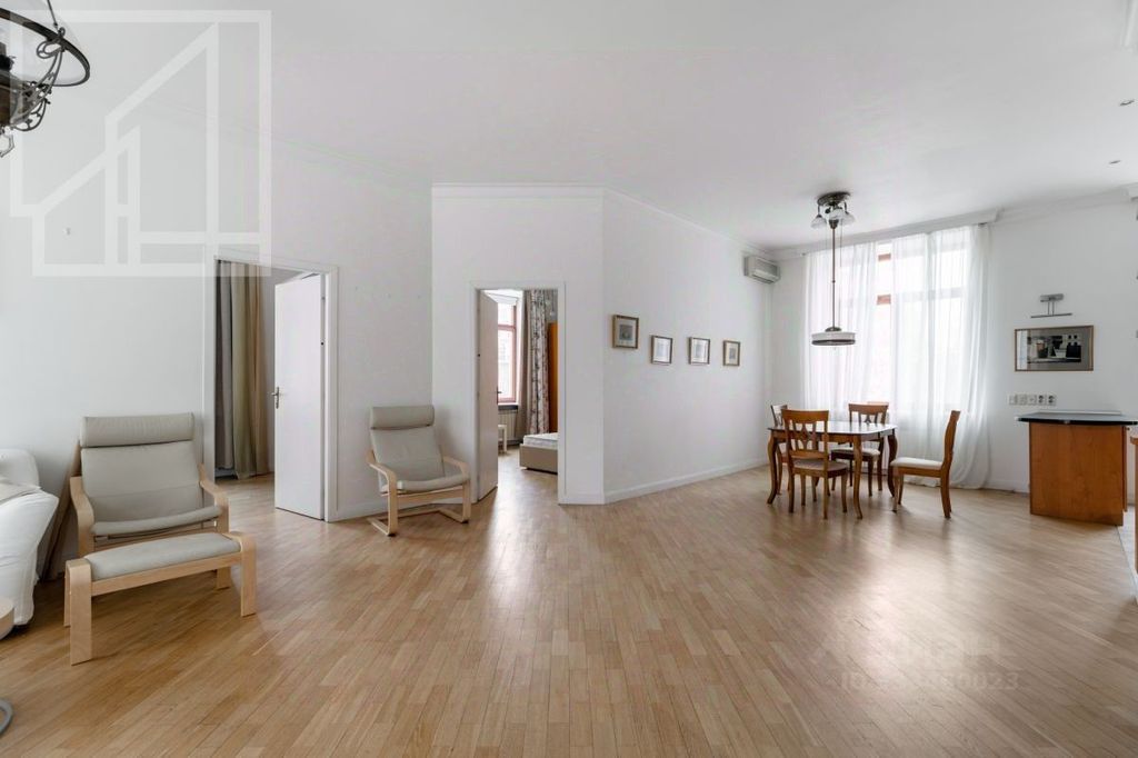 m. Mayakovskaya: Apartment, 3-rooms