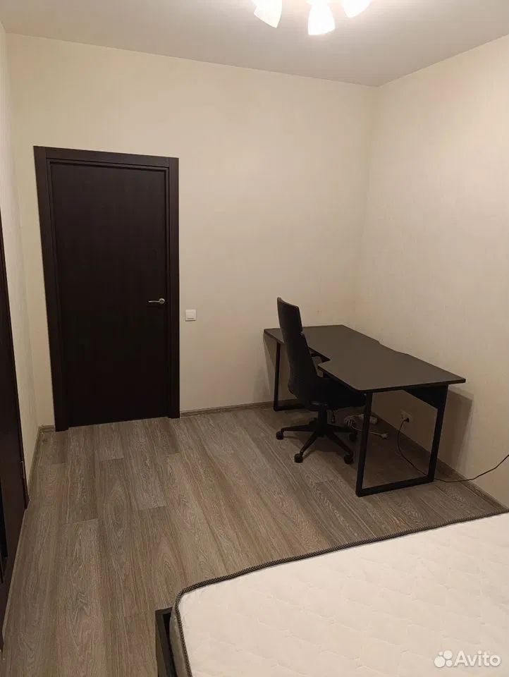m. Lukhmanovskaya: Apartment, 1-rooms