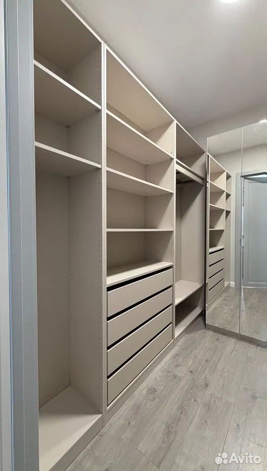 m. ZIL: Apartment, 2-rooms