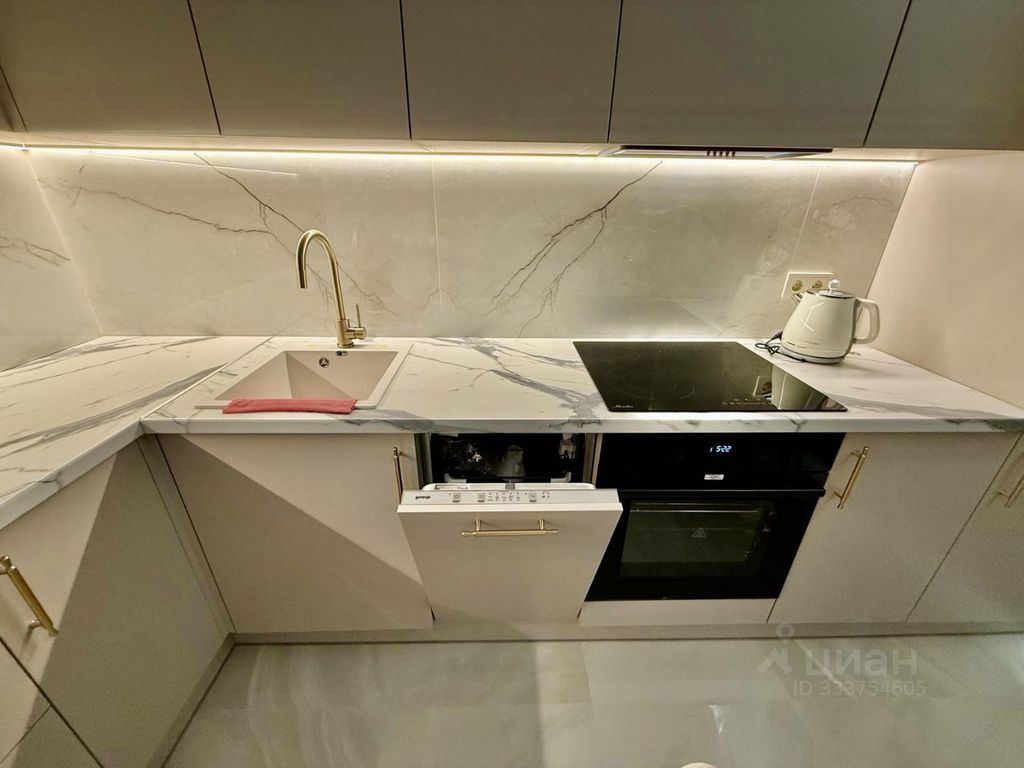 m. ZIL: Apartment, 2-rooms