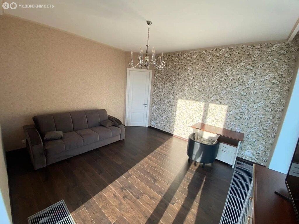 m. ZIL: Apartment, 2-rooms