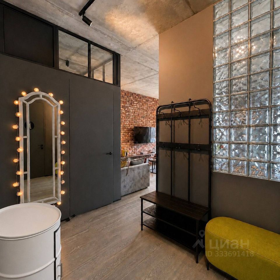 m. ZIL: Apartment, 2-rooms