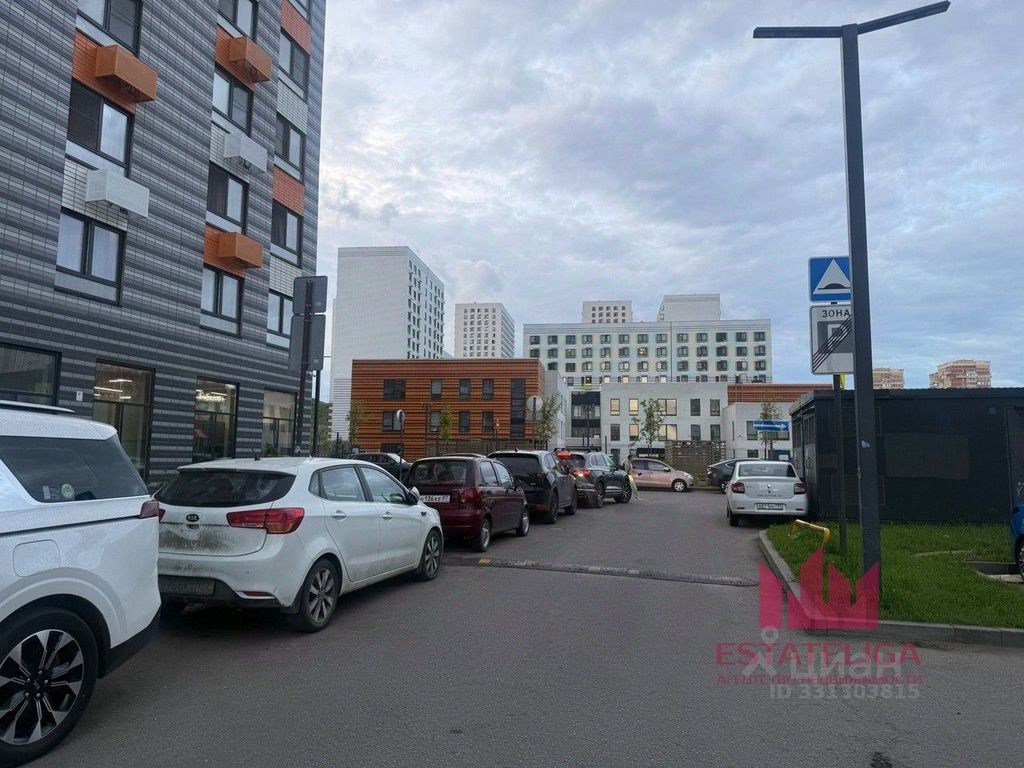 m. Lukhmanovskaya: Apartment, 2-rooms